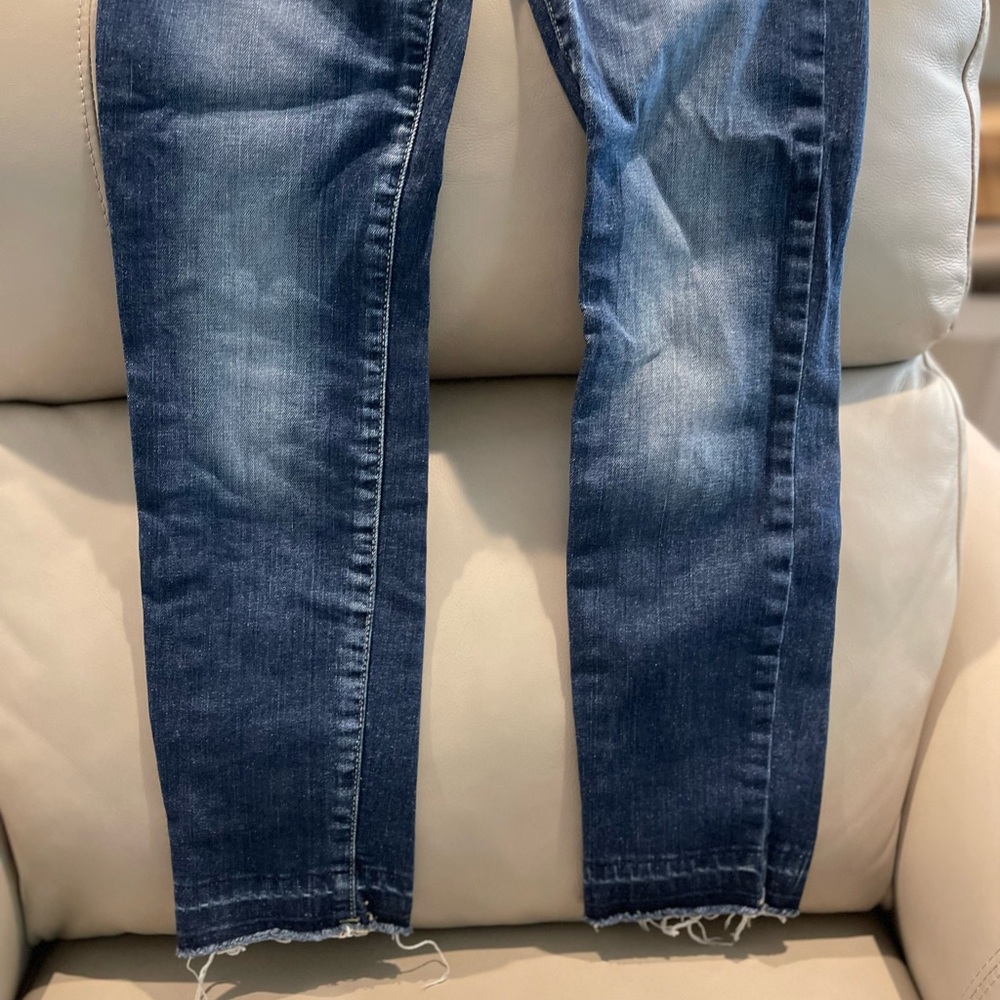 Guess Jeans - Picture 10 of 13